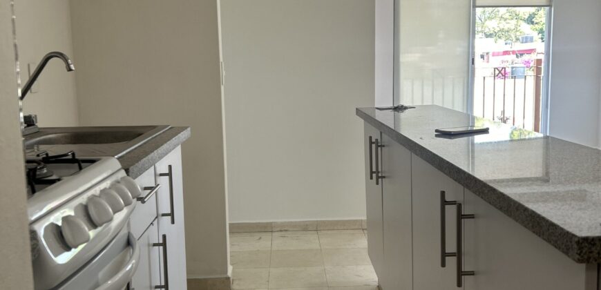 Apartamento en Renta en La Nueva Santa Maria Azcapotzalco, 2 recamaras 2 baños 1 cajón de estacionamiento, piso 2 con elevador